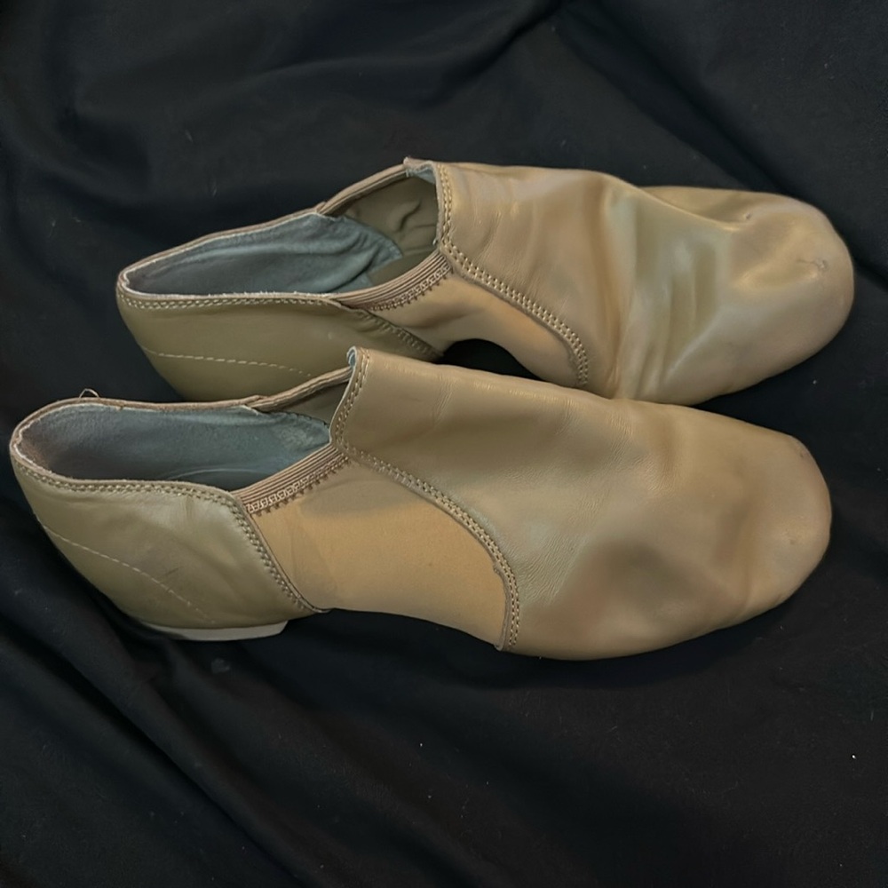 tan jazz shoes